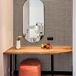 Urban Global - 13th Floor No 24 - Free Garage - Luxury