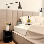 Urban Global - 13th Floor No 24 - Free Garage - Luxury