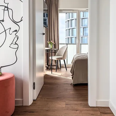 Urban Global Premium 13th Floor No 24 Free Garage Self Check-in, No Deposit * Катовице