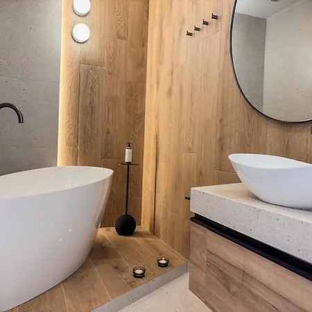 Urban Global - 13th Floor No 24 - Air Condition - Balcony - Free Garage - Luxury *
