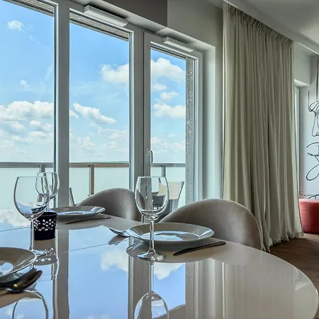 Apartment Urban Global - 13th Floor No 24 - Air Condition - Balcony - Free Garage - Luxury *