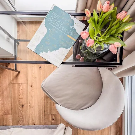 Apartment Urban Global - 13th Floor No 24 - Air Condition - Balcony - Free Garage - Luxury Katowice