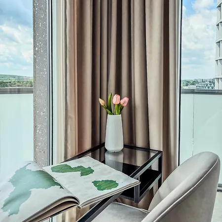 Urban Global - 13th Floor No 24 - Air Condition - Balcony - Free Garage - Luxury Katowice