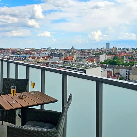 Apartment Urban Global - 13th Floor No 24 - Air Condition - Balcony - Free Garage - Luxury Katowice