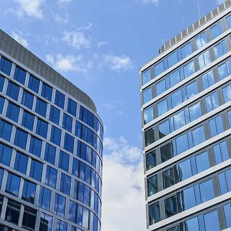 Urban Global Premium 13th Floor No 24 Free Garage Self Check-in, No Deposit *