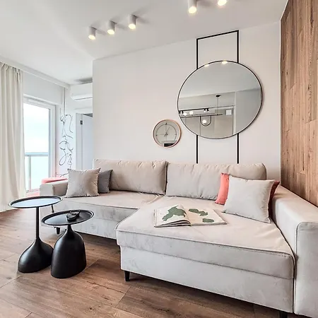 Urban Global - 13th Floor No 24 - Air Condition - Balcony - Free Garage - Luxury Apartment