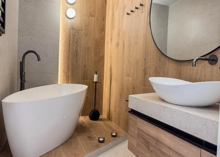 Urban Global Premium 13th Floor No 24 Free Garage Self Check-in, No Deposit *