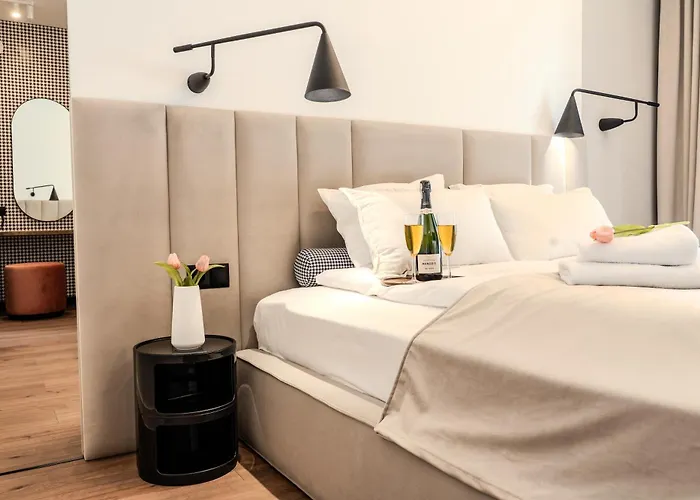 Urban Global Premium 13th Floor No 24 Free Garage Self Check-in, No Deposit