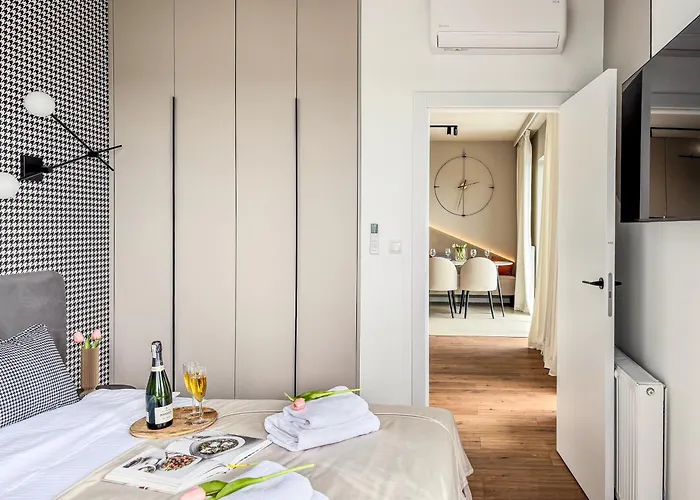 Urban Global Premium 13th Floor No 24 Free Garage Self Check-in, No Deposit Katoviçe