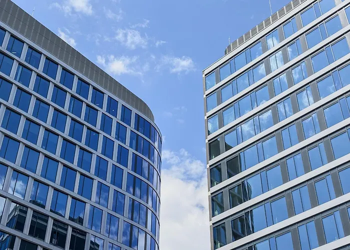 Urban Global Premium 13th Floor No 24 Free Garage Self Check-in, No Deposit *